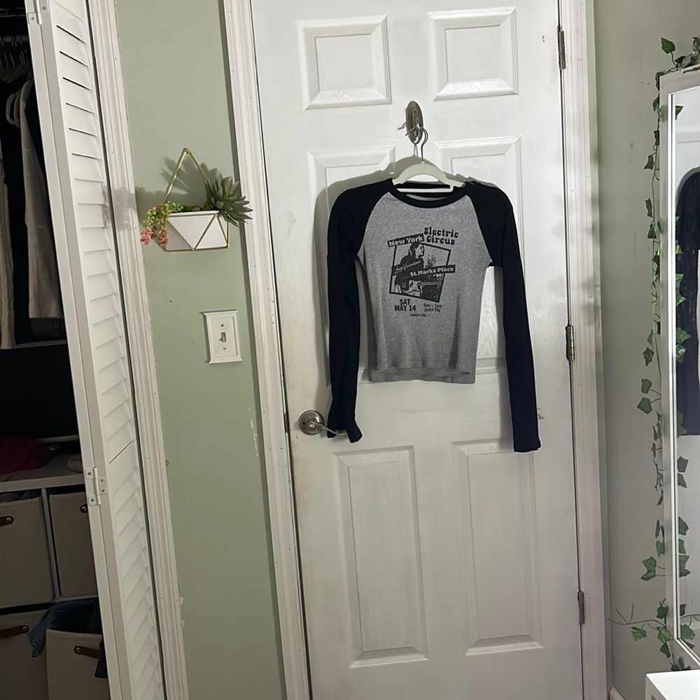 Brandy Melville long sleeve shirt (grey and black) lightly worn .size small